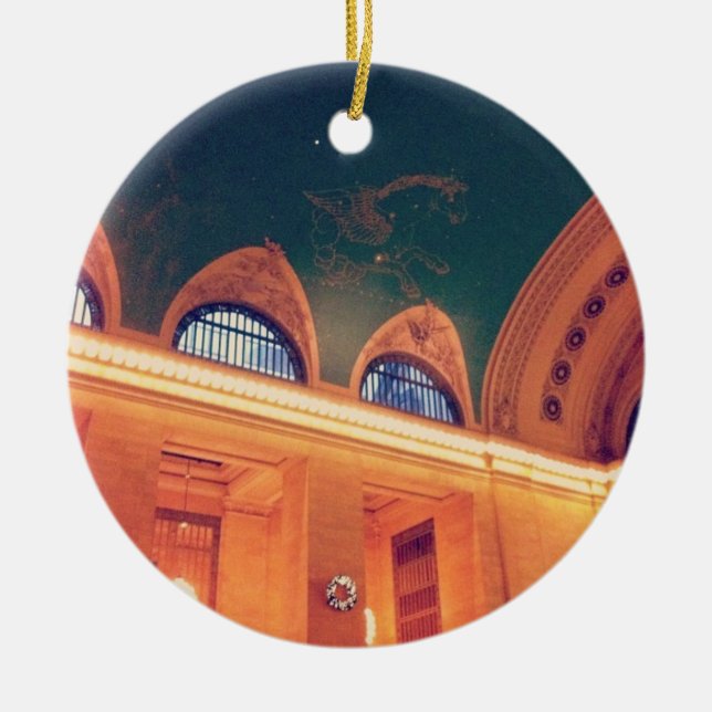 Ornamento central grande do teto da estação (Frente)