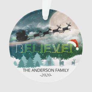 Ornamento Christmas BELIEVE Reindeer Sleigh Santa Hat Foto