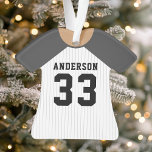 Ornamento Cinza personalizada Baseball Jersey<br><div class="desc">Celebre sua estrela de beisebol com esta cinza personalizada e ornamento de camisa branca de pinstripe. Perfeito para comemorar uma estação especial,  jogador ou equipe. Personalize-o com um nome e número para criar uma manutenção exclusiva.</div>