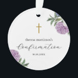Ornamento Confirmação Bonito Roxo Floral com Cruz<br><div class="desc">Este lindo ornamento de confirmação apresenta flores roxas bonito com uma simples cruz dourada. Personalize este presente de ocasião religiosa elegante com o nome personalizado do seu filho e inclua a data de sacramento. Este ornamento rústico de celebração floral é perfeito para compartilhar com convidados de sua Confirmação da Denominação...</div>
