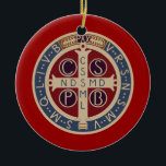 Ornamento da medalha do St. Benedict<br><div class="desc">O design é o mesmo em ambos os lados do ornamento. É meu próprio redesenhar da versão do "jubileu" da medalha de St. Benedict, uma versão projetada recentemente em 1880 sob a supervisão das monges do monastério do licor beneditino de Montecassino, Italia, marcar o 1400th aniversário do nascimento de St....</div>