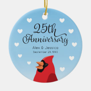 Ornamento De Cerâmica 25o Aniversário, cardeal e corações de casament