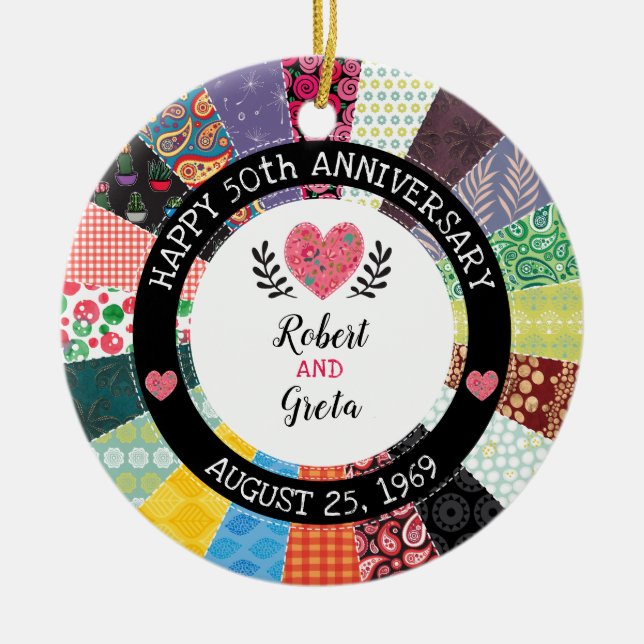 Ornamento De Cerâmica 50th aniversário personalizado, edredão de (Frente)
