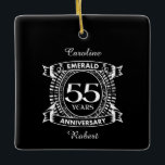 Ornamento De Cerâmica 55.º aniversário de casamento, emerald crest<br><div class="desc">Uma design romântica para celebrar o seu 55º ano de casamento. Se você quiser alguma ajuda para personalizar este design, por favor, entre em contato comigo, eles podem pedir a este botão do designer, logo abaixo deste texto. Esta crista de cinquenta e cinco anos de aniversário de casamento tem o...</div>