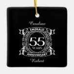 Ornamento De Cerâmica 55.º aniversário de casamento, emerald crest<br><div class="desc">Uma design romântica para celebrar o seu 55º ano de casamento. Se você quiser alguma ajuda para personalizar este design, por favor, entre em contato comigo, eles podem pedir a este botão do designer, logo abaixo deste texto. Esta crista de cinquenta e cinco anos de aniversário de casamento tem o...</div>