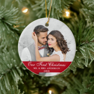 Ornamento De Cerâmica A nossa primeira foto de casamento de Natal Vermel