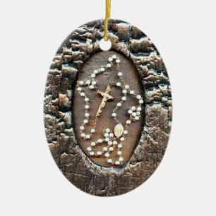 Ornamento De Cerâmica A Rosária E A Oração Para A Cura