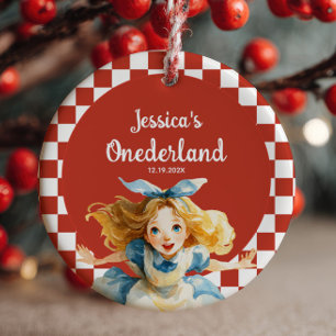 Ornamento De Cerâmica Alice Vermelha na Primeira Foto de Natal no ONEDER