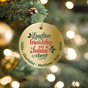 Ornamento De Cerâmica Amigos dourados - tipografia verde-vermelha Natal