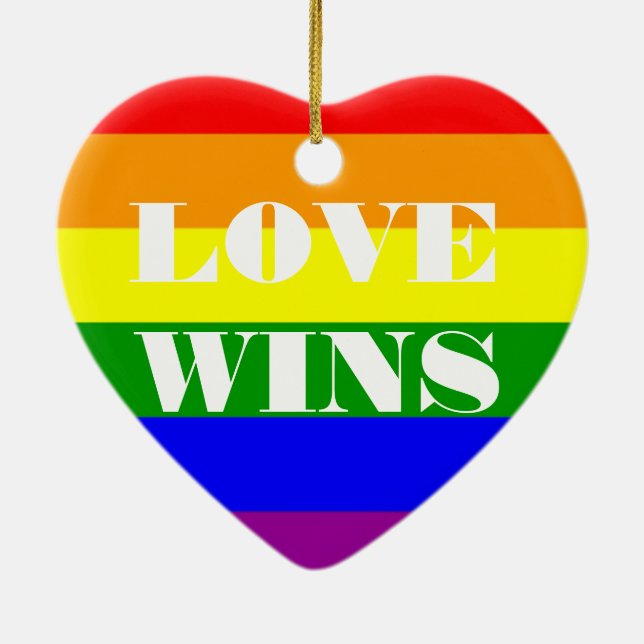 Ornamento De Cerâmica Amor vence e primeiro Natal (Verso)