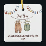 Ornamento De Cerâmica Ano de 1rua como Avós para o anúncio do bebê<br><div class="desc">Anuncie a chegada do seu bebê com uma bela surpresa. Este Ornamento pode ser personalizado com o seu eco-scan e será um excelente para os próximos anos.</div>