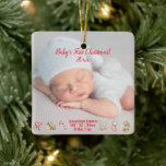 Ornamento De Cerâmica Ano de Nascença de Natal do Bebê<br><div class="desc">Primeiro ornamento de Natal de um bebê bonito com estatísticas de fotografia e nascimento. Pequenas decorações de Natal bonitas.</div>