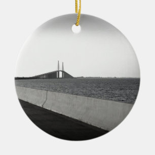 Ornamento De Cerâmica Aproximando o Skyway