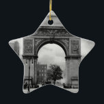 Ornamento De Cerâmica Arco quadrado de Washington<br><div class="desc">Imagem maravilhosa da antiguidade do arco quadrado de Washington</div>