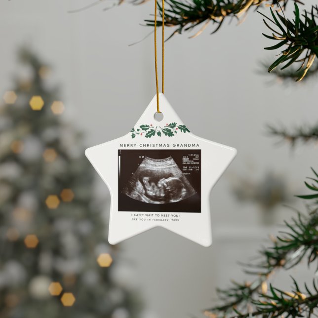 Ornamento De Cerâmica Avó Guarda Anunciação de Gravidez de Natal (Pregnancy Announcement Grandma Keepsake Star Ceramic Ornament)