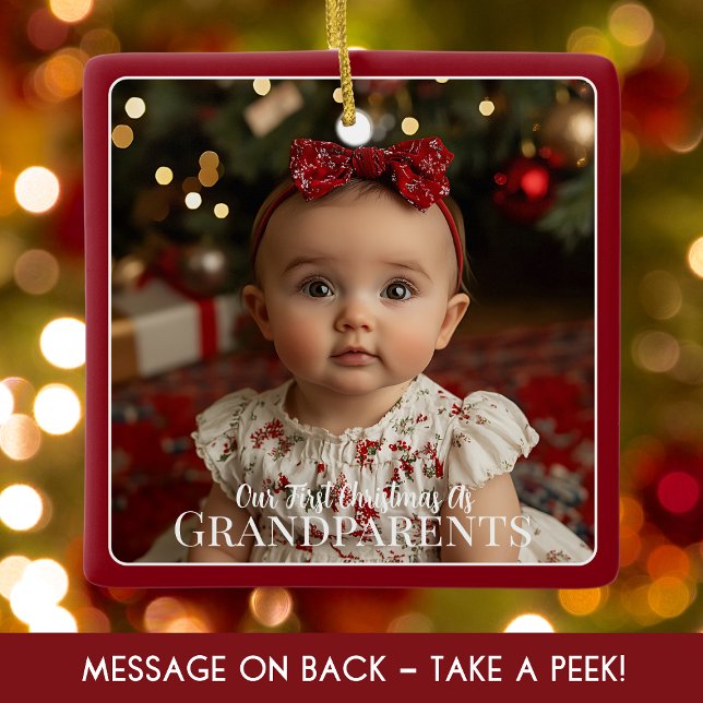 Ornamento De Cerâmica Avós Primeiro Natal Avô Recém-nascido (Grandparents First Christmas Grandchild Newborn Red Ceramic Ornament)
