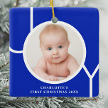 Ornamento De Cerâmica Azul-foto personalizada do primeiro Natal do bebê<br><div class="desc">Este na moda guardando o primeiro ornamento fotográfico de Natal de Baby é decorado com a palavra JOY em tipografia branca num fundo azul de pavão. Facilmente personalizável com sua foto,  nome e ano.</div>