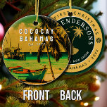 Ornamento De Cerâmica Bahamas das ilhas Coco Cay Vintage Souvenirs 80s<br><div class="desc">Coco Cay Bahamas Tropical Retro Sunset design. Encaixe-se na nostalgia da CocoCay com nossa lembrança vintage, projetada especificamente para férias à beira-mar. Lembrando de uma era passada, este design encapsula a tranquilidade e beleza da enseada, servindo como um belo lembrete de sua fuga ao lado da praia. Esta design de...</div>