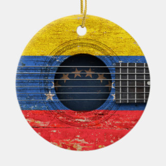 Ornamento De Cerâmica Bandeira venezuelana na guitarra acústica velha