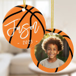 Ornamento De Cerâmica Basball adiciona foto personalizada<br><div class="desc">Um ornamento cerâmico com basquete com seu nome personalizado em uma fonte legal com o ano abaixo. No verso está uma foto-quadro com sua foto personalizada.</div>