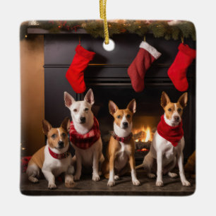 Ornamento De Cerâmica Basenji em frente à Lareira Natal