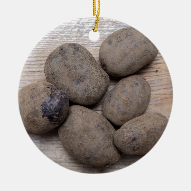 Ornamento De Cerâmica Batatas em madeira rústica (Frente)
