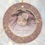Ornamento De Cerâmica Bebês 1rua Foto de Natal Dusty Rosa redonda Dourad<br><div class="desc">Celebrar o primeiro Natal do bebê com este lindo ornamento de keepape. Substitua facilmente a imagem de exemplo por sua própria foto favorita e personalize-a com o nome do bebê na fonte empoeirada do script rosa e no ano abaixo. Uma tela de gradiente branco ajuda a fazer o pop de...</div>
