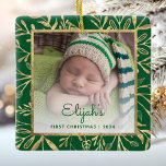 Ornamento De Cerâmica Bebês 1rua Foto de Natal Folhagem Dourada Verde<br><div class="desc">Celebrar o primeiro Natal do bebê com este lindo ornamento de keepape. Substitua facilmente a imagem de exemplo por sua própria foto favorita e personalize-a com o nome do bebê na fonte de script verde e no ano abaixo. Uma tela de gradiente branco ajuda a fazer o pop de texto....</div>