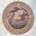 Ornamento De Cerâmica Bebês 1rua Foto de Natal Rosa de Folhagem Dourada<br><div class="desc">Celebrar o primeiro Natal do bebê com este lindo ornamento de keepape. Substitua facilmente a imagem de exemplo por sua própria foto favorita e personalize-a com o nome do bebê na fonte de script dourada e no ano abaixo. Uma tela de gradiente preto ajuda a fazer o pop de texto....</div>