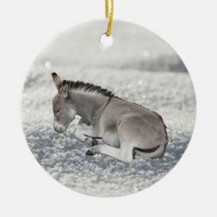 Ornamento De Cerâmica Belo Burro Cinza Bebê Jumento no Neve