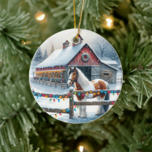 Ornamento De Cerâmica Belo Cavalo numa Fazenda de Natal Personalizada