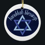 Ornamento De Cerâmica Bênçãos de Hanukkah<br><div class="desc">Este design é bonito e brilhante e enche-o à borda com o espírito do feriado e é-o perfeito em presentes,  corredores da mesa,  linhos de cozinha,  decoração home e em todas as coisas Hanukkah!</div>