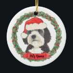 Ornamento De Cerâmica Bernedoodle Red e Green Santa Hat personalizados<br><div class="desc">Estou apaixonado por esta ilustração de uma cinza, preto, e berneodle branco ou sheepadoodle, lindamente detalhada, em aquarela, em um chapéu doce de santa! Personalize esses ornamentos pastéis e faça uma lista legal este ano! Para os presentes perfeitos, junte-os a um item correspondente da coleção para um cuidadoso e pensativo...</div>