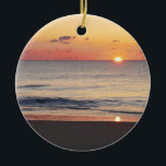 Ornamento De Cerâmica Bethany Beach Sunrise II<br><div class="desc">Algumas praias da Costa Leste são cheios de pessoas e edifícios e outras são cheios da natureza. Aqui está uma foto da praia do nascer do sol de uma praia tranquila em Delaware, Bethany Beach, durante a temporada fora em abril. Esta foto é a segunda de uma série de dois....</div>