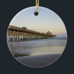 Ornamento De Cerâmica Boa Noite Em Folly Beach<br><div class="desc">Uma longa e tardia captura do Pier em Folly Beach, na Carolina do Sul. O cais de pesca tem 3 metros de largura e estende-se mais de 1.045 pés até o Oceano Atlântico. Procurando mais impressões ou produtos? Sinta-se à vontade para visitar minha loja: http://www.zazzle.com/timelessmomentsphtgy Esta foto foi tirada por...</div>