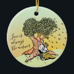 Ornamento De Cerâmica Bonitas Casais de Ilustração de Belas de Amor<br><div class="desc">Bonita Ilustração de Coelhinho de Amor com Linda Citação sobre o Amor: "O amor é sempre a resposta".</div>