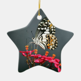 Ornamento De Cerâmica Borboleta branca preta e amarela em flores rosa