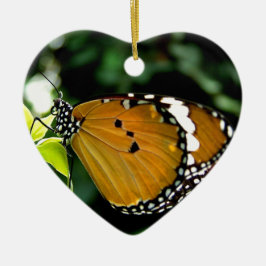 Ornamento De Cerâmica Borboleta laranja, preta e branca na folha