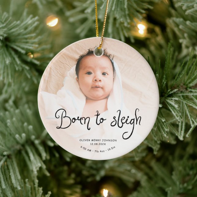 Ornamento De Cerâmica Born to Sleigh Baby Photo Birth Stats Christmas (Árvore)