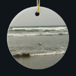 Ornamento De Cerâmica Bullards Beach State Park, Bandon, Oregon<br><div class="desc">No final de semana do dia do trabalho em 2017,  exploramos em Bandon,  Oregon,  no Parque Estadual da Praia de Bullards. Foi enfumaçado devido aos incêndios próximos no sul do Oregon,  mas ainda era um lugar muito divertido de se ver! Uma gaivota está flutuando na água rasa da costa.</div>