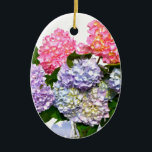 Ornamento De Cerâmica Buquê de hidrangea floral azul-púrpura, Elegante<br><div class="desc">Um clássico e romântico encanto de moda Hydrangeas. Uma bela buquê de verdes azuis,  púrpura e híbridos cor-de-rosa. Foto de H Cooper</div>