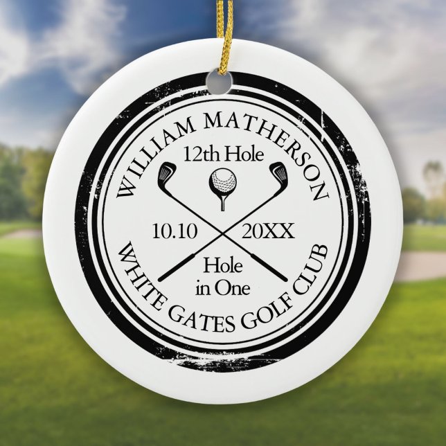 Ornamento De Cerâmica Buraco de Golfe Personalizado em Um Saco (Personalized Golf Hole in One Keepsake Ceramic Ornament)