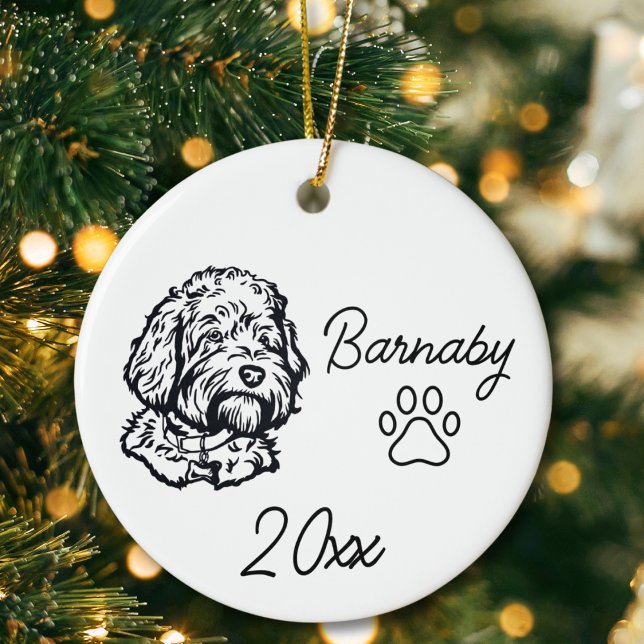 Ornamento De Cerâmica Cachorro Goldendoodle Nome Personalizado e Ano em  (Goldendoodle Dog Custom Name and Year Ornament with Paw Print. Black and White Line Art Modern)