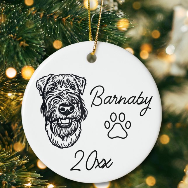 Ornamento De Cerâmica Cachorro Welsh Terrier Nome Personalizado e Ano Ar (Welsh Terrier Dog Custom Name and Year Ornament with Paw Print. Black and White Line Art Modern)