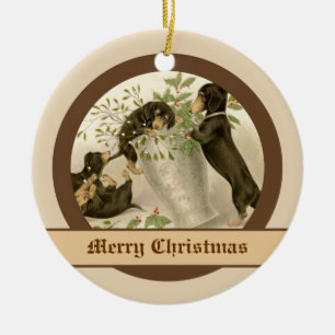 Ornamento De Cerâmica Cachorros brincando com a amora de Natal e a amora