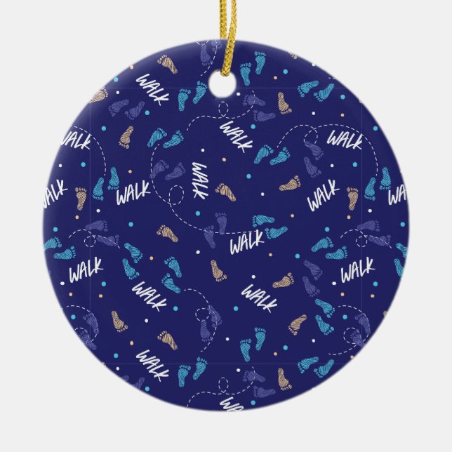 Ornamento De Cerâmica Caminhando juntos: Silhueta de Pegadas de Aventura (Frente)