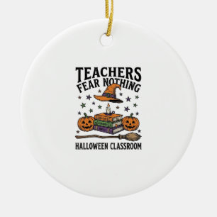 Ornamento De Cerâmica Camisa de professor de Halloween com livros de bru