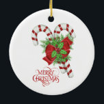 Ornamento De Cerâmica Candy Cane Merry Christmas Cerâmica Ornament<br><div class="desc">O Ornamento De Cerâmica De Candy Cane. Quase todo mundo vivo cresceu familiarizado com o doce vermelho-e-branco duro com o final curvo conhecido como uma cana doce, mas poucas pessoas percebem há quanto tempo esse doce popular existe. Acredite ou não, a origem da cana-de-açúcar remonta, na verdade, a centenas de...</div>