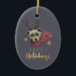 Ornamento De Cerâmica Cão do pitbull do Natal com Antlers<br><div class="desc">Esta é uma aguarela e uma ilustração do lápis da cor de um cão do pitbull com lenço e os antlers vermelhos. Diz "boas festas" na pia batismal brilhante do ouro do falso sob o cão.</div>