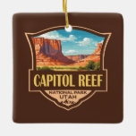 Ornamento De Cerâmica Capitol Reef National Park Ilustração de Arte Retr<br><div class="desc">Trabalho de arte de vetor de recife do Capitol. O parque circunda uma longa ruga na terra conhecida como dobra d'água,  com camadas de arenito-ouro,  desfiladeiros e formações rochosas em greve.</div>